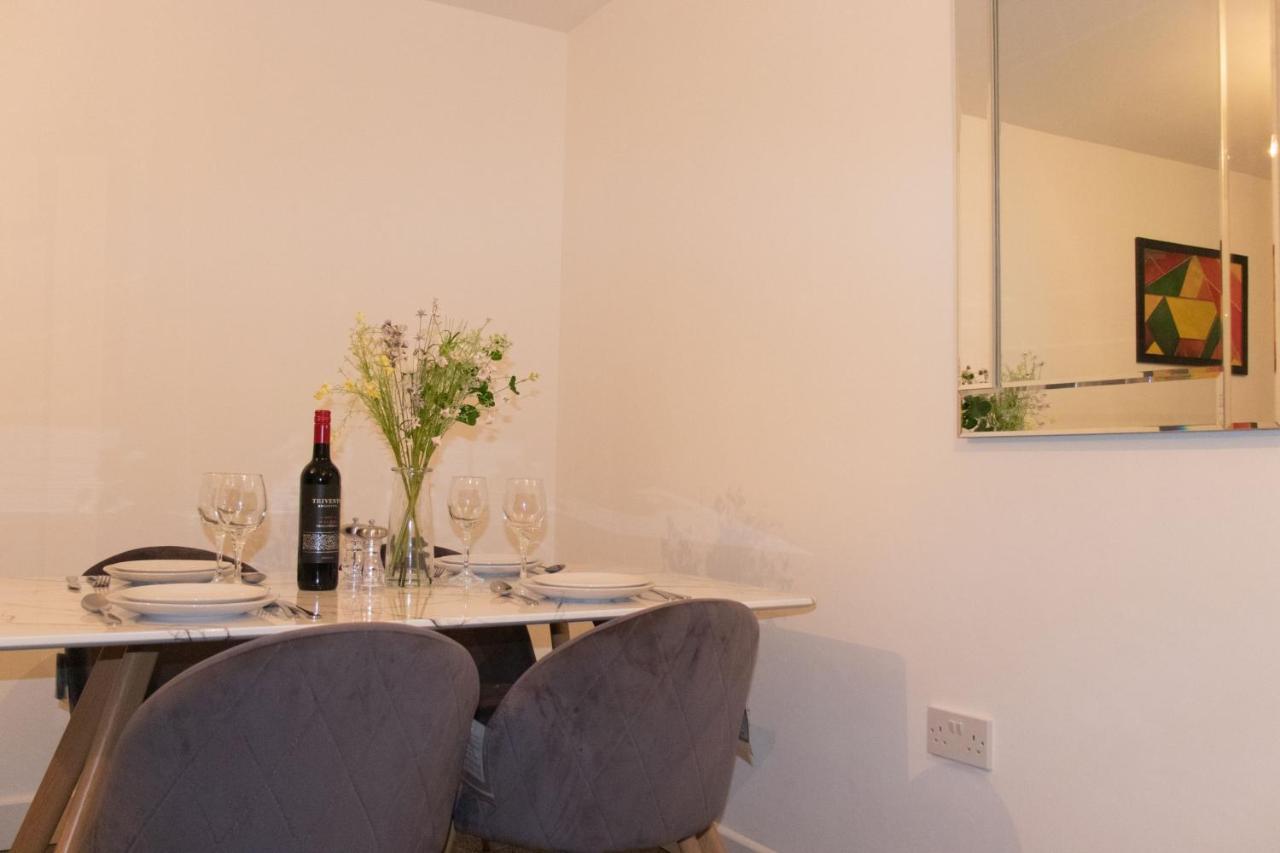 Livestay-Modern Apartment Minutes Away From Heathrow Slough Eksteriør bilde