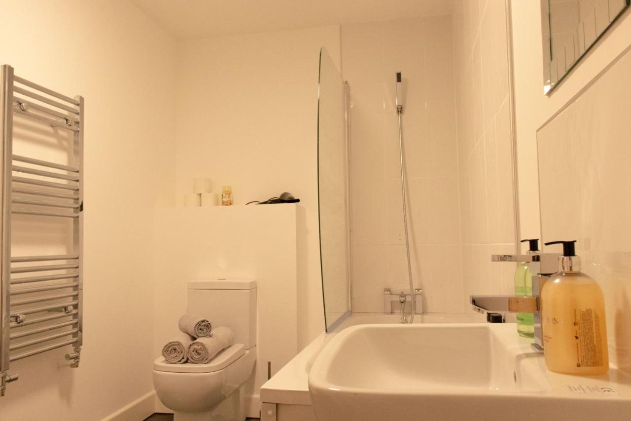 Livestay-Modern Apartment Minutes Away From Heathrow Slough Eksteriør bilde